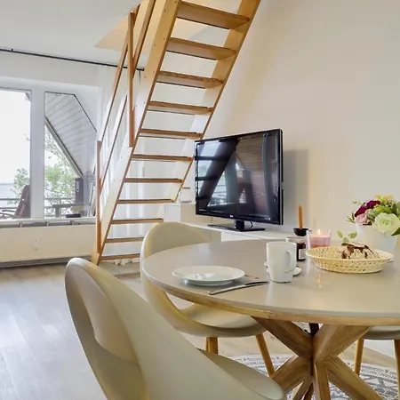 Panorama: Meerblick-maisonette In Lemkenhafen Apartment *